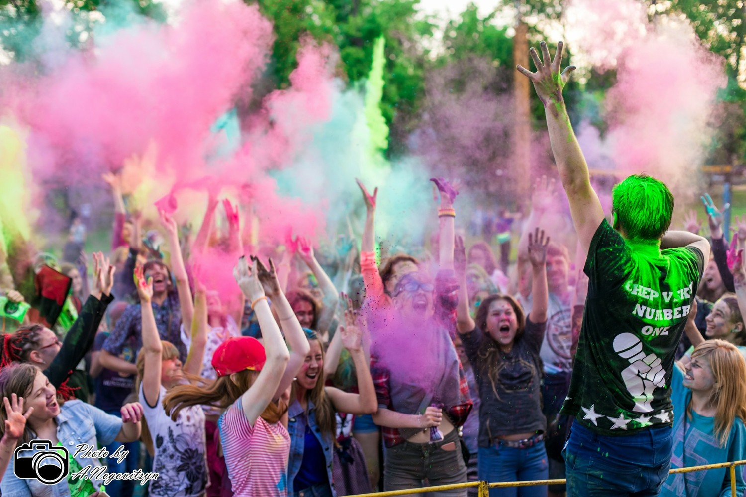 Фестиваль красок пройдет в Каменске-Уральском в выходные: в субботу – у парка развлечений, в воскресенье – на мототрассе «Юность»