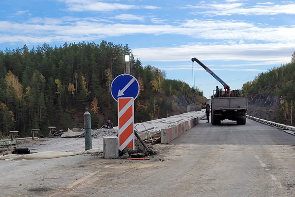 Реверсивное движение по мосту 92 километра планируют открыть 13 октября
