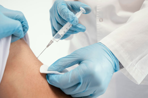 Почему отказ от прививок угрожает жизни детей: вспышка опасных болезней в России | В России выросла заболеваемость корью, краснухой и коклюшем