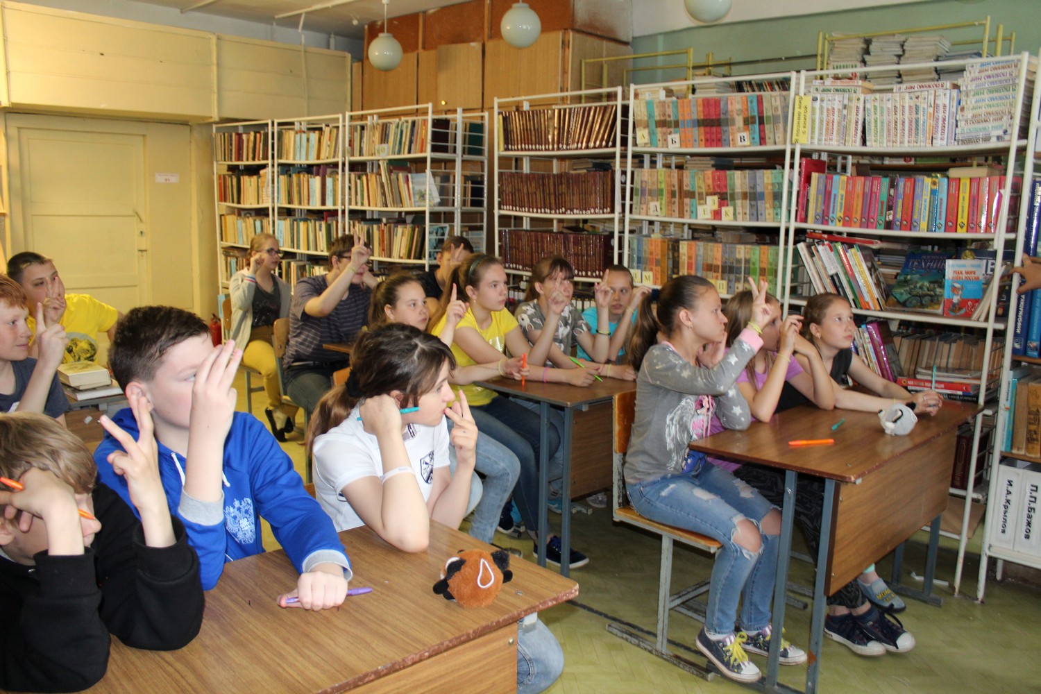 О виртуальных преступниках, навязчивых собеседниках, антивирусах и частой смене паролей говорили со школьниками полицейские Каменска