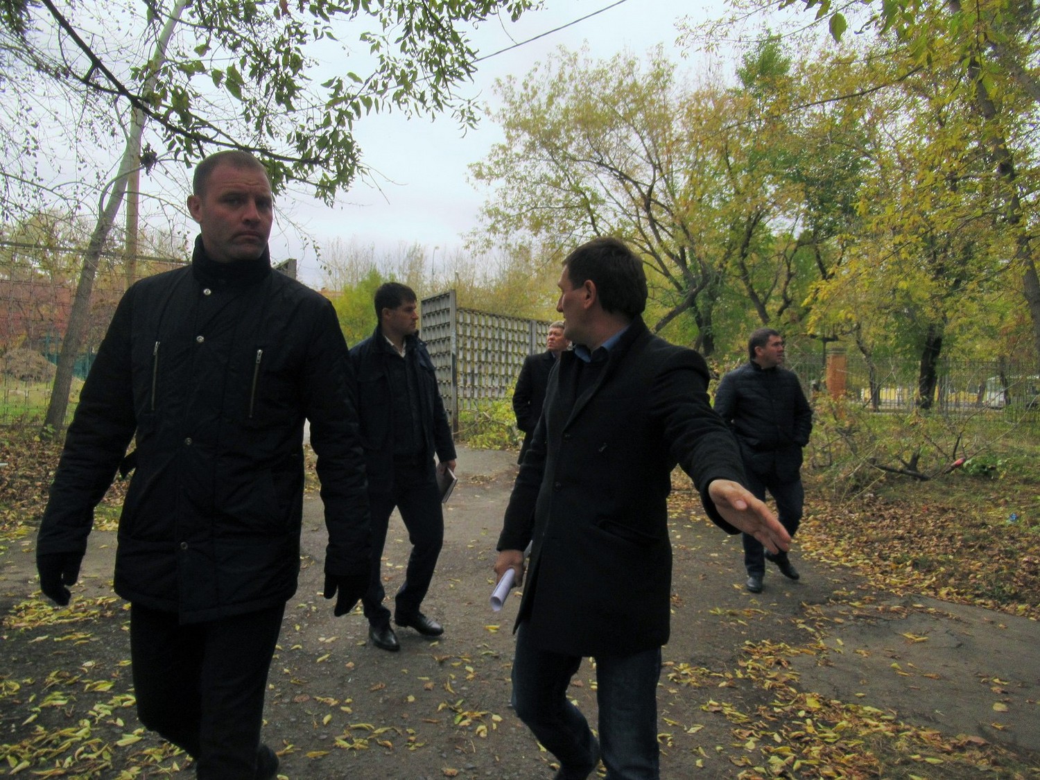 В Каменске-Уральском занялись возрождением парка вокруг стадиона «Космос». Экологический субботник запланирован на 6 октября