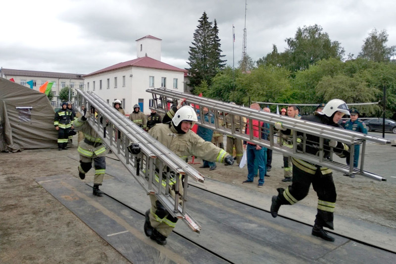 В Каменске-Уральском трудится лучший дежурный караул среди всех огнеборцев Свердловской области — скоро спасатели поедут в Тобольск!