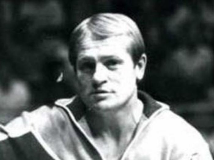 Боксер, тренер, герой: в Каменске-Уральском почтили память Алексея Дементьева | В Каменске-Уральском почтили память легендарного боксера Алексея Дементьева