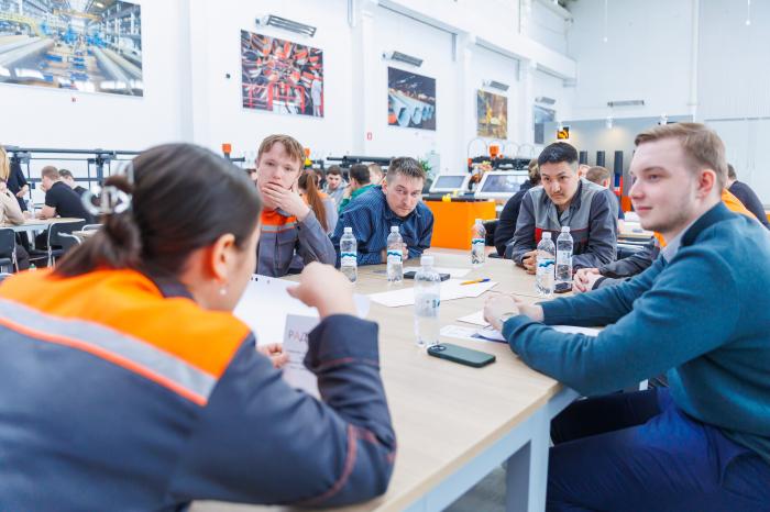 На СинТЗ прошел День молодого работника | На СинТЗ состоялось посвящение в молодые металлурги