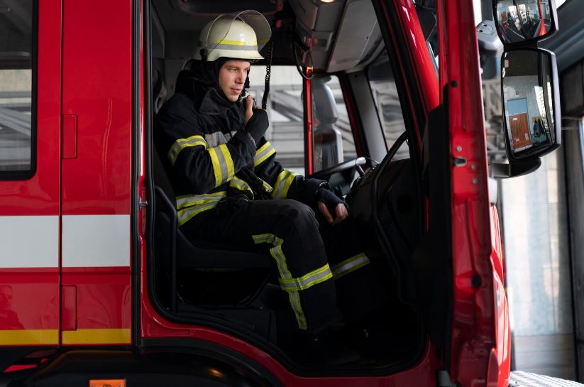 Пожар в Каменске-Уральском: погиб один человек | В Каменске-Уральском при пожаре в гараже погиб мужчина