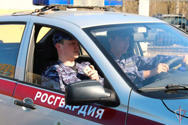 Мужчина забрал смартфон у десятилетней девочки в Каменске-Уральском и пытался сбыть его на автовокзале. Бдительность помогла!