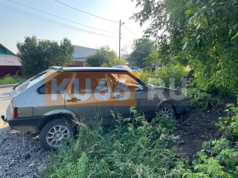 «Не заметил»: в Каменске-Уральском водитель сбил мотоциклиста — тот выжил | В Каменске-Уральском произошла авария с участием мотоцикла