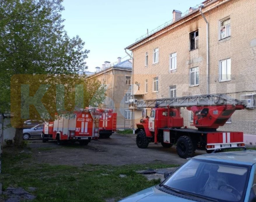 «Есть пострадавшие»: В Каменске-Уральском произошёл пожар. Видео | На Урале произошел пожар с 2 пострадавшими 