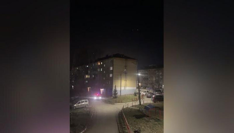 В Первоуральске мужчина удерживал жену и угрожал взорвать гранату: силовики провели штурм | В Первоуральске задержали мужчину, взявшего жену в заложники