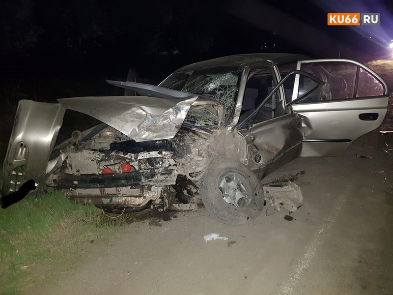 Hyundai и Лада расхлестались вечером на трассе «Камышлов — Каменск-Уральский» - проезд транспорта на время здесь оказался заблокирован