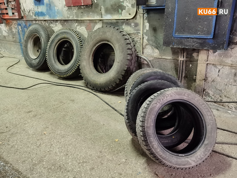 Предприятие в Каменске бесплатно принимает старые покрышки, которые автомобилисты не знают, куда деть. Рассказываем, что с ними делают