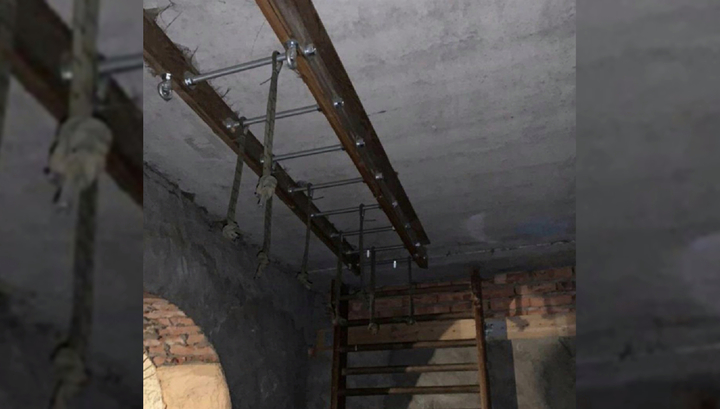 Склад оружия и "детская казарма": обыски у главы семьи в Ленобласти