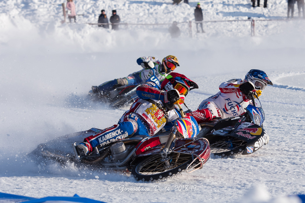 Насыщенный, стремительный зимний сезон… Мотогонщики из Каменска-Уральского штурмуют пьедесталы супер- и высшей лиги. А что впереди?
