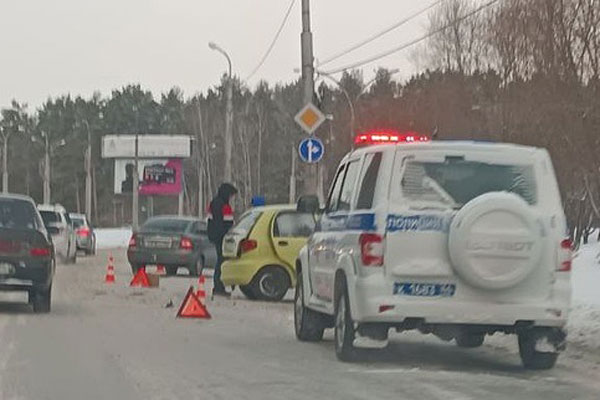 В Каменске-Уральском на улице Кадочникова случилось ДТП