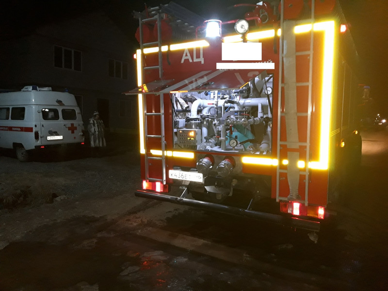 Вечером в квартире дома по ул. Алюминиевой произошло огненное ЧП, однако жители не растерялись...