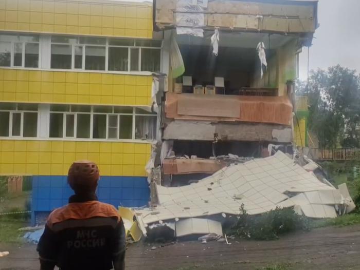 «Сильнейшее за 70 лет»: Камчатку накрыло цунами после мощного землетрясения в 8,8 баллов | На Камчатке произошло сильнейшее с 1952 года землетрясение в 8,8 баллов