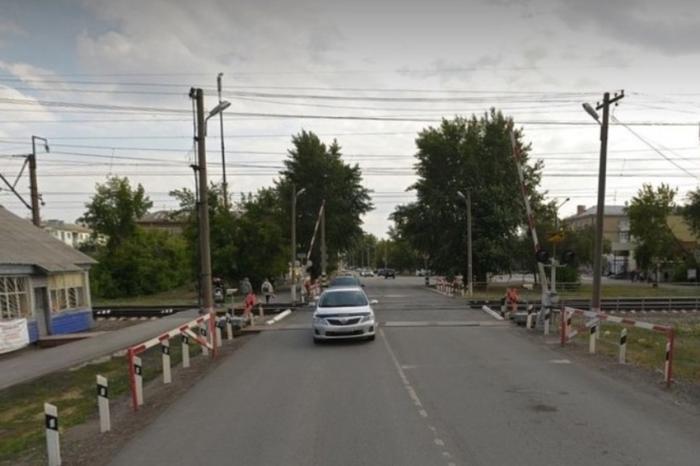 Закроют переезд на Карла Маркса: в Каменске-Уральском с 1 сентября ограничат движение на три дня | С 1 по 4 сентября в Каменске-Уральском перекроют железнодорожный переезд на Карла Маркса