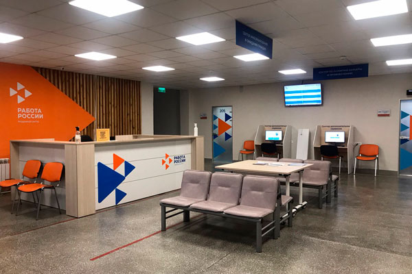 Продавать квас или трудиться в теплицах приглашали каменцев — местные предприятия предлагали горожанам постоянную и временную работу