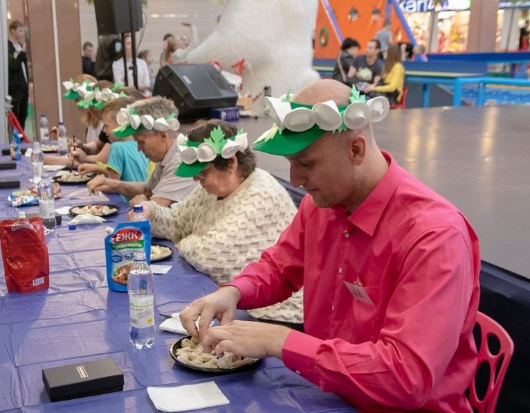 Жители Екатеринбурга посоревнуются в поедании пельменей на скорость   | В Екатеринбурге состоится чемпионат по скоростному поеданию пельменей