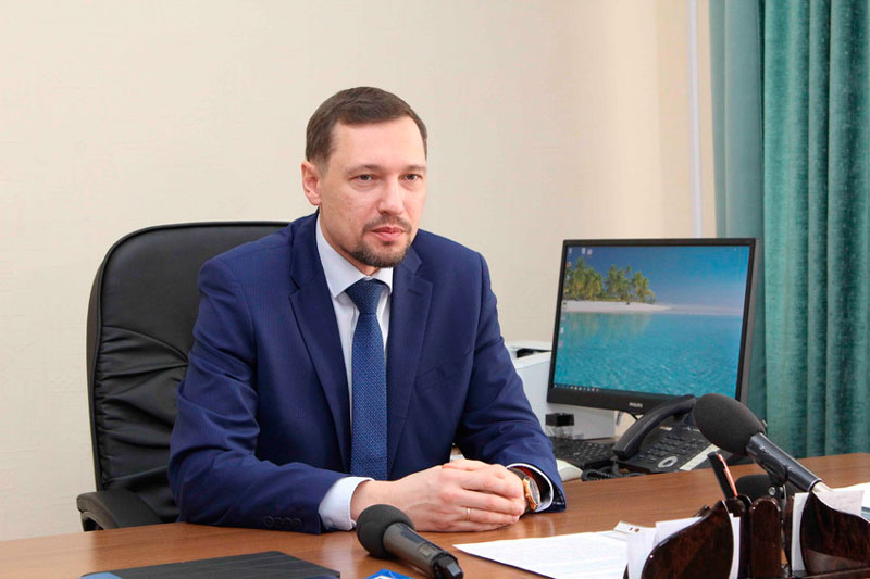 Чиновники Каменска-Уральского отменили все массовые мероприятия из-за эпидемии, а вот кружки и секции оставили. И бизнесу пригрозили!