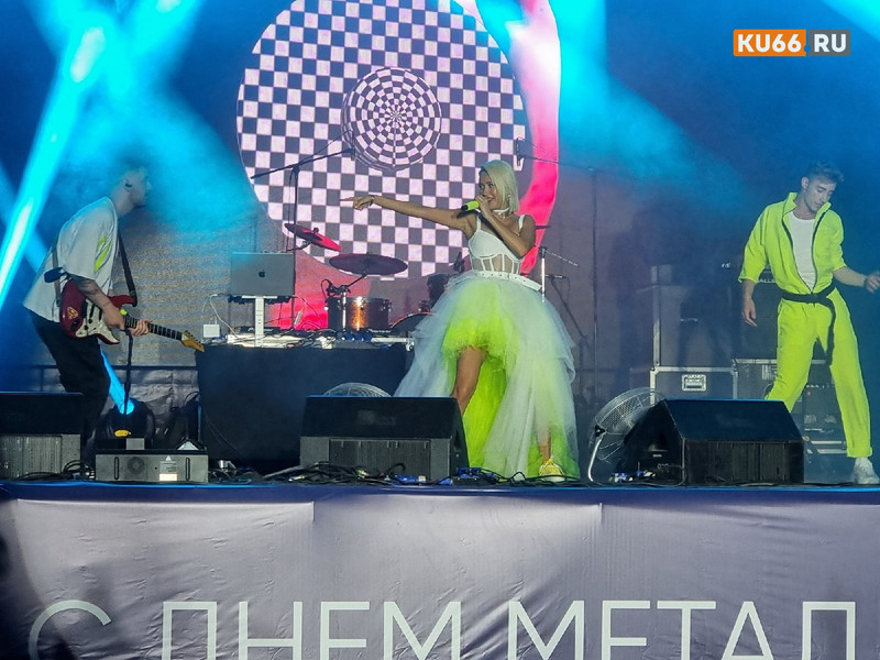 Прямой эфир с концерта, посвященного Дню города металлургов в Каменске-Уральском Прямой эфир с концерта, посвященного Дню города металлургов в Каменске-Уральском