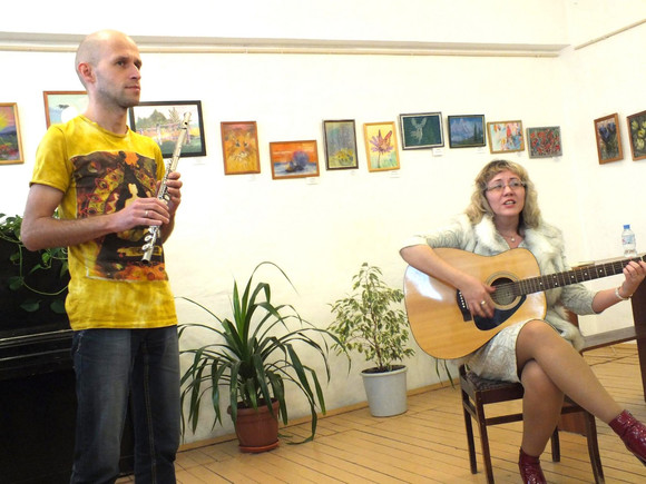 «Я живу каждой клеткою тела…». Лауреат городского поэтического батла Диана Ахмедулова из Каменска-Уральского представила свою первую книгу