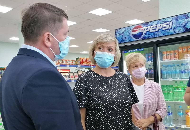 Шмыков приехал в Каменск-Уральский посмотреть цены на продукты в местных сетях. Где-то тот же сахар дешевле средней стоимости, где-то дороже