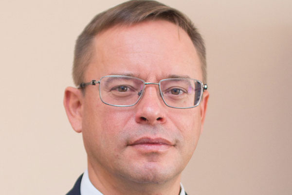 Глава города Каменска-Уральского поздравил женщин с Днем матери