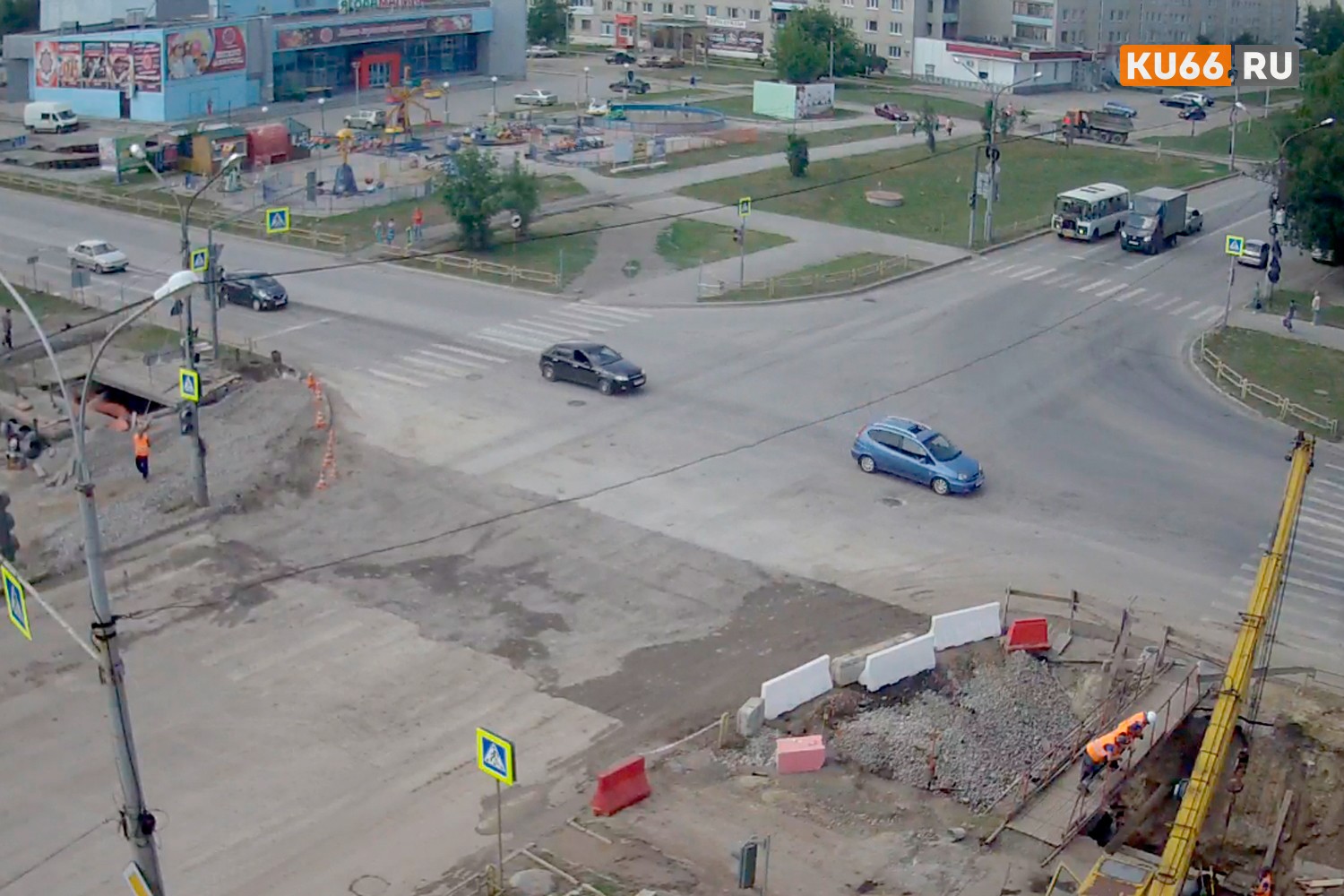 Можно выдохнуть: коммунальщики закончили ремонт трубопровода под пр. Победы в Каменске-Уральском. Чиновники в восторге!