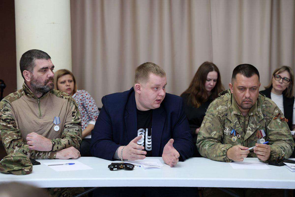 В Каменске-Уральском обсудили работу и поддержку для участников СВО: что предложили ветеранам | В Каменске-Уральском обсудили помощь участникам СВО