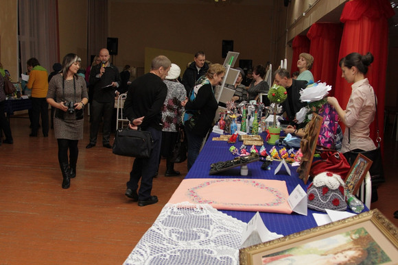 В Каменске-Уральском прошел торжественный вечер, посвященный Дню матери, где чествовали работниц Синарского трубного завода В Каменске-Уральском прошел торжественный вечер, посвященный Дню матери, где чествовали работниц Синарского трубного завода
