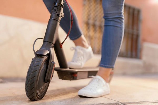 В Минтрансе РФ предложили ставить все электросамокаты на учет и ограничивать их скорость | В Минтрансе РФ подготовили изменения в закон о дорожном движении