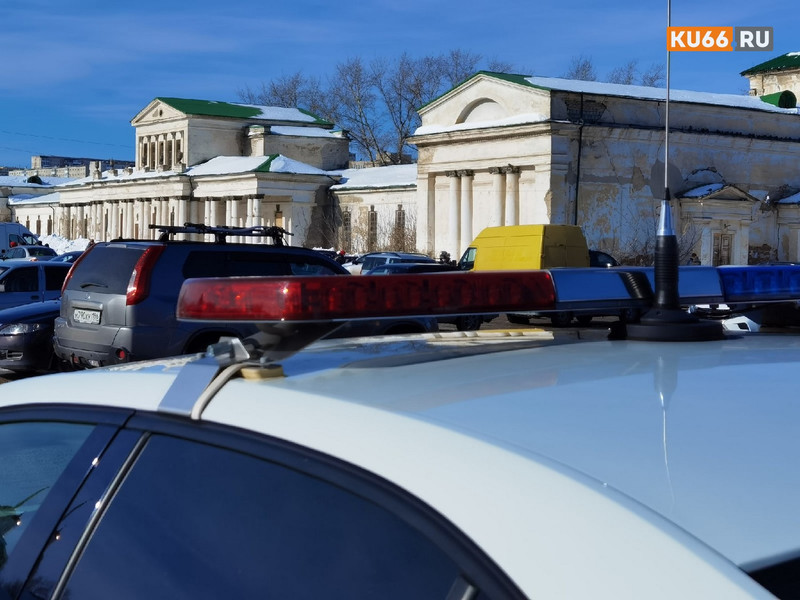 Госавтоинспекторы еще раз предупредили об ухудшении ситуации на дорогах в Каменске-Уральском и за городом. Выводят специальные патрули