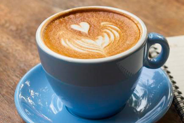 Лучше отказаться: врачи назвали категории людей, которым вредно пить кофе