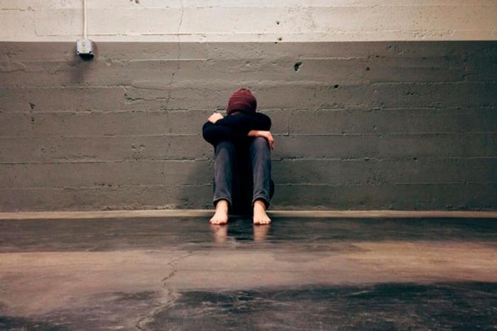 Тревога и депрессия могут скрываться за усталостью: как распознать болезнь вовремя | Психолог Наринская рассказала, когда тревога и грусть становятся опасными