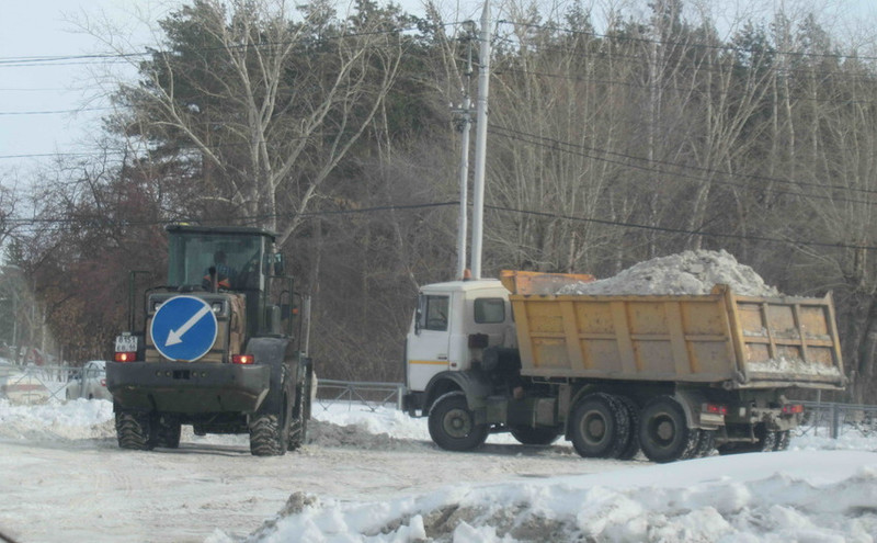 В мэрии Каменска-Уральского рассказали, где в первую очередь убирают последствия залповых снегопадов