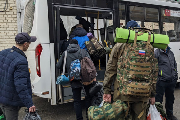 В Каменске-Уральском возобновили отправку мобилизованных
