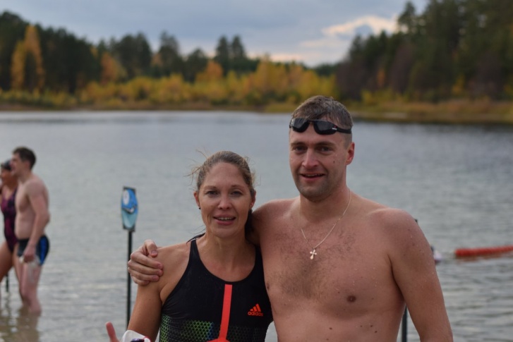 «Выступили просто отлично». Моржи из Екатеринбурга и Каменска-Уральского отличились в Кубке Урала по зимнему плаванию в Кургане