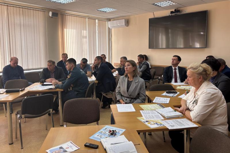 Каменск-Уральский прошёл лето без трагедий на воде и готовится к зимнему льду | В Каменске-Уральском летом 2025 года не зафиксировано гибели на воде