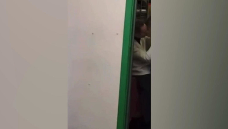 Восьмиклассница рассказала о домогательствах 62-летнего учителя - ей не поверили, но она доказала