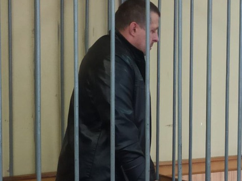 В Каменске-Уральском суд избрал меру пресечения для обвиняемого в перевозке оружия в ИК-47 | Синарский суд Каменска-Уральского принял решение по делу о незаконном провозе оружия