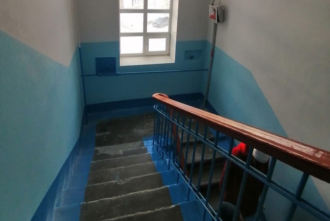 В доме по ул. Карла Маркса каменцы поругались в ходе ремонта подъезда — половине жильцов почтовые ящики не нужны, а другие ими пользуются