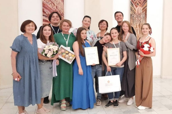 «Надо поискать в столицах такой уровень». Спектакль Драмы Номер три из Каменска назвали лучшим на Фестивале театров малых городов России