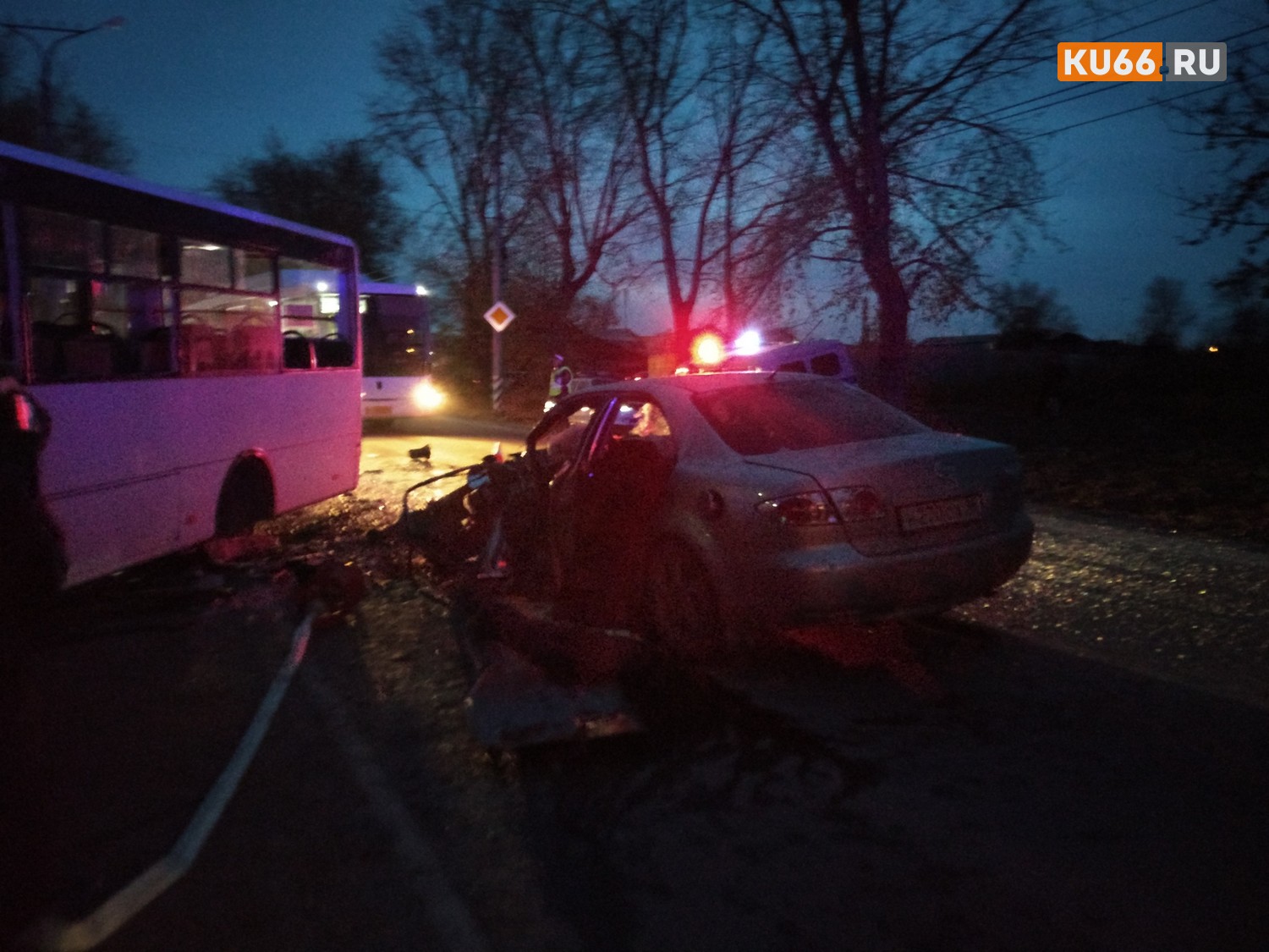 Количество пострадавших в ДТП с автобусом в Каменске-Уральском выросло до 17 человек. Водитель Mazda 6 скончался в больнице