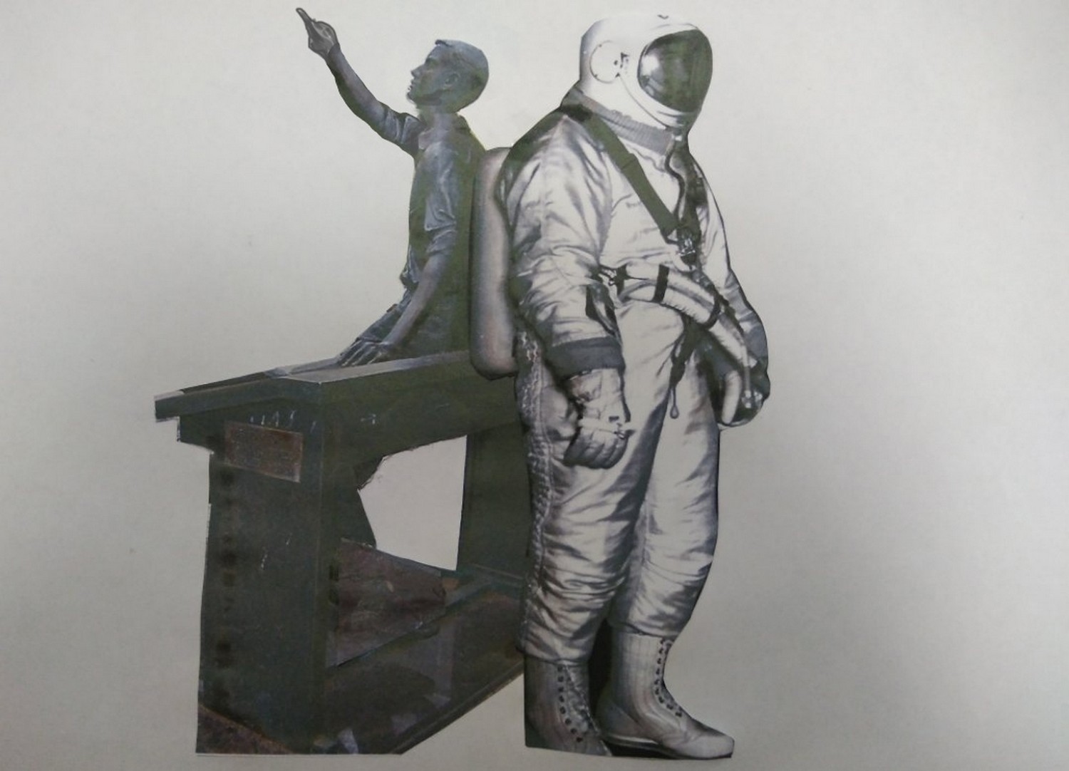 В Каменске могут появиться новые арт-объекты: среди идей – памятник Беляеву и субмарина в Исети. Голосуйте или предлагайте что-то свое!