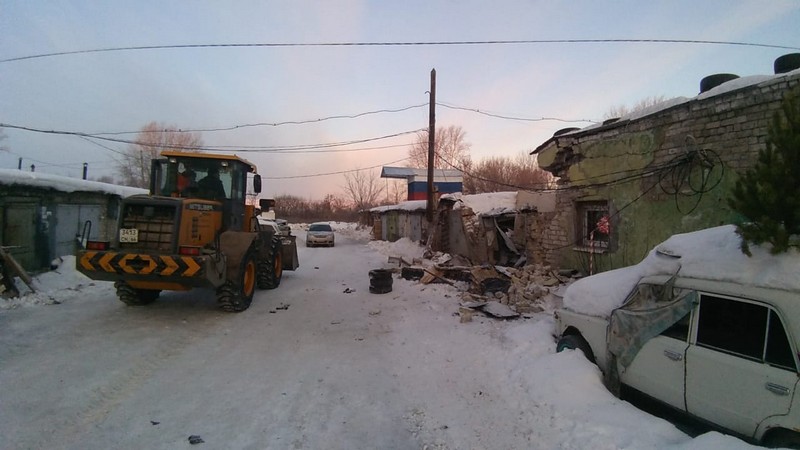 Обрушили конструкции, чтобы никто не пострадал. Посмотрите, в каком состоянии гаражи после взрыва на ул. Коммунальной в Каменске-Уральском