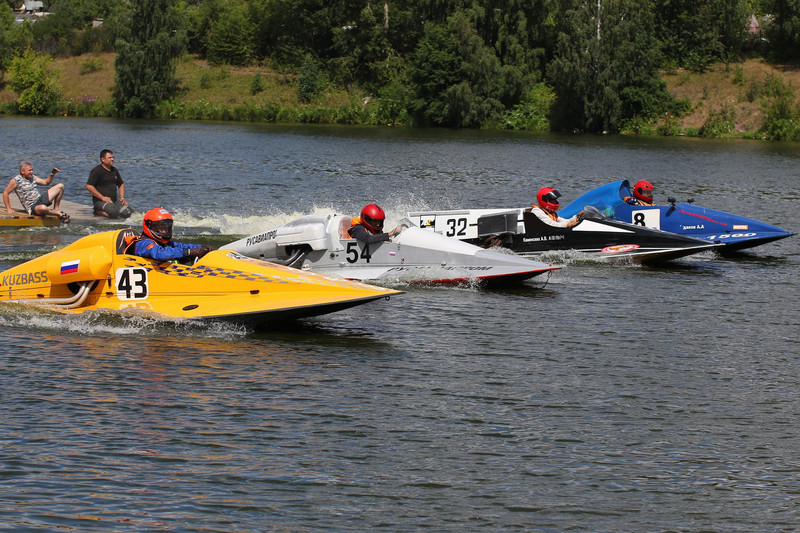 Крутые водные соревнования прошли в Каменске-Уральском — несмотря на конкуренцию, местные спортсмены показали «класс» на станции «Салют»