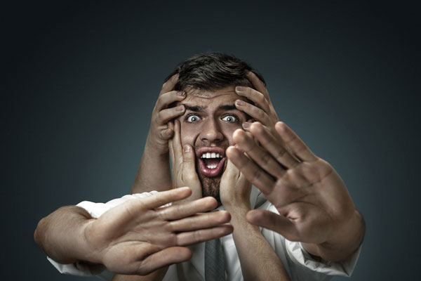 Жители Екатеринбурга назвали главные страхи: ЖКХ, инфляция и запреты | Екатеринбуржцы рассказали, что пугает их перед пятницей, 13-м