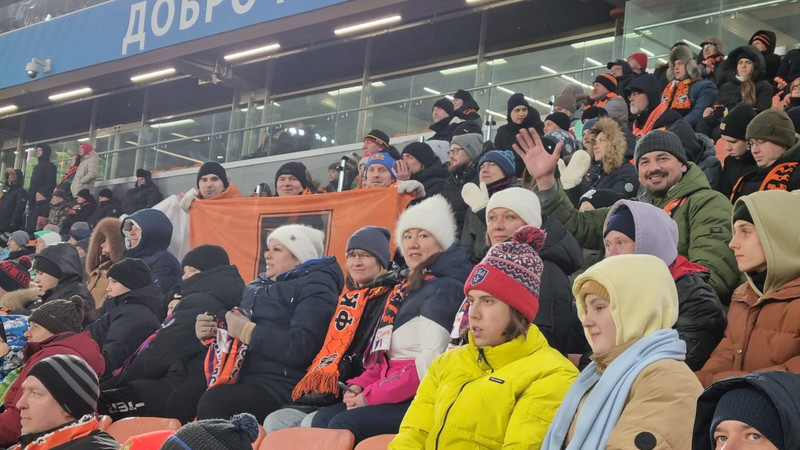 Делегация СинТЗ посетила футбольный матч в Екатеринбурге