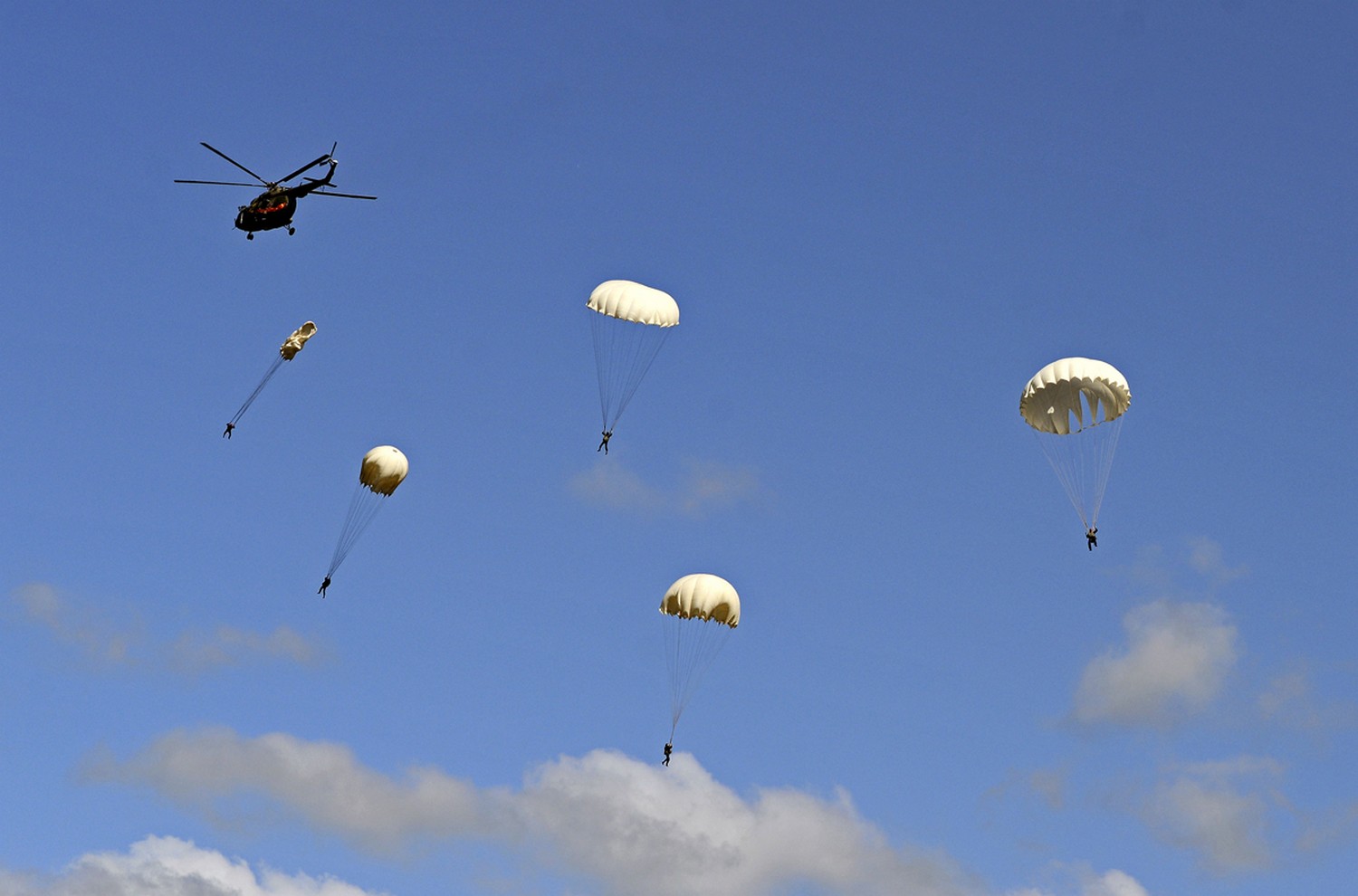 Путин подписал указ о призыве граждан на военные сборы